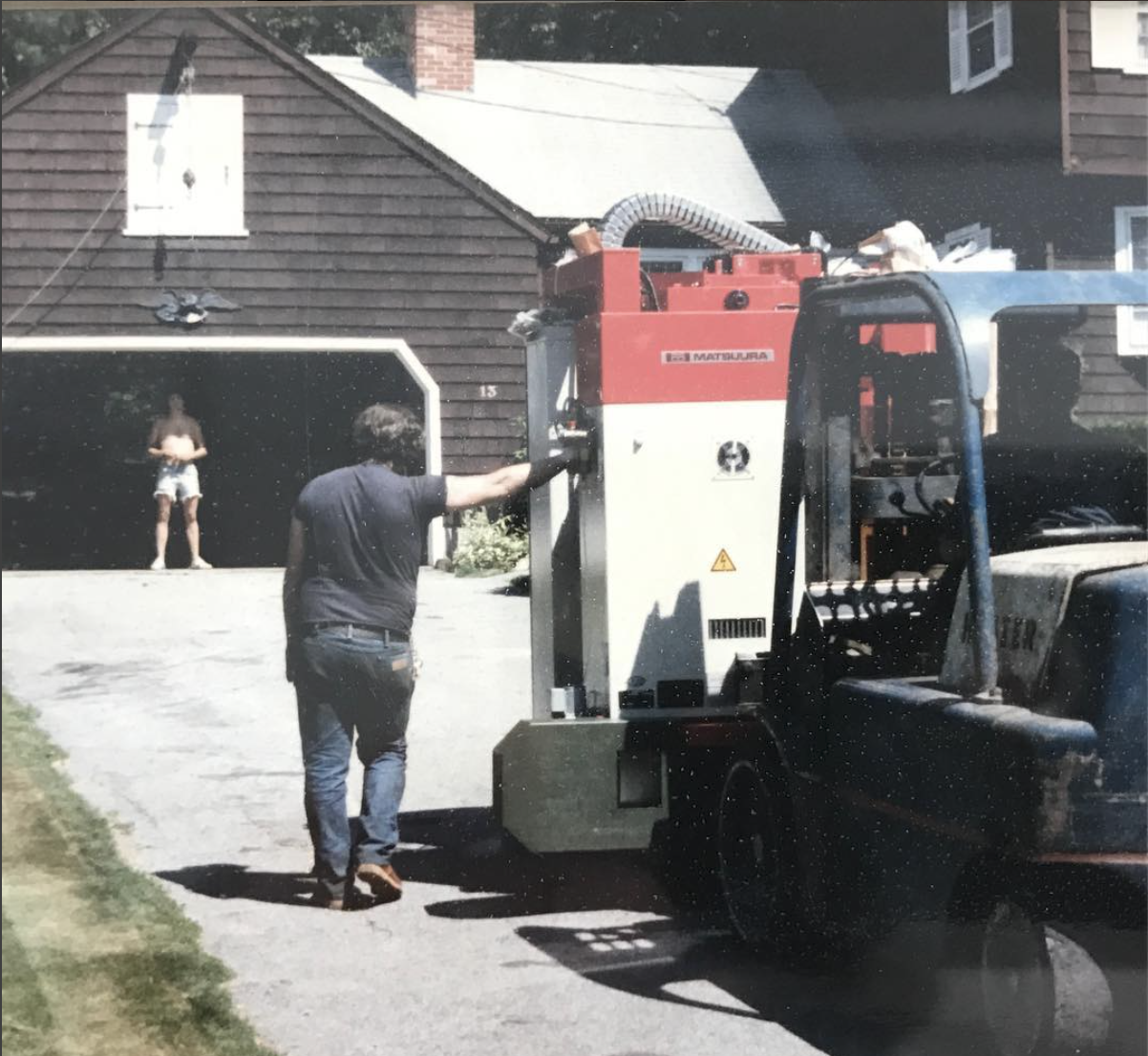 cnc machine 1985 in driveway